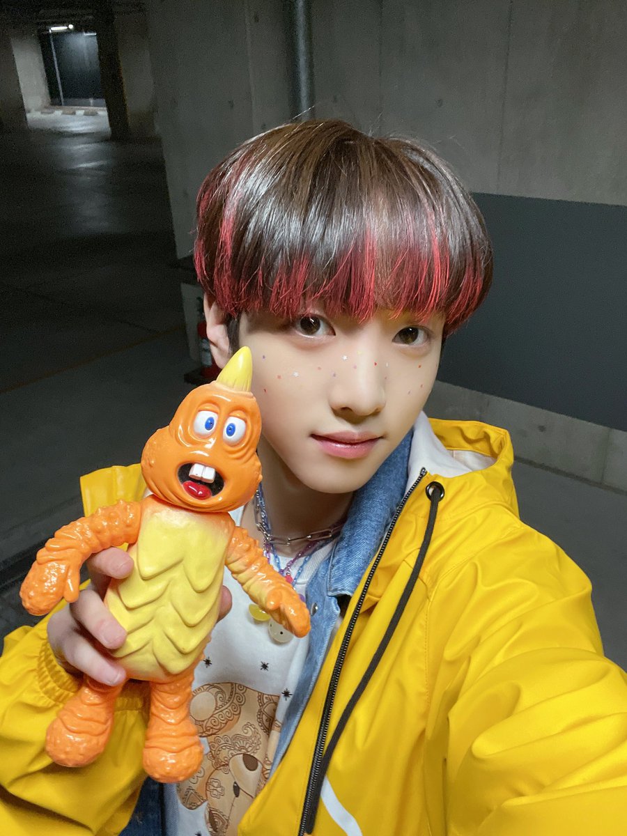 YujunFrance's tweet photo. Update avec Yujun sur le compte officiel des Xikers! 

😈 AVEC les gobelins de TRICKY HOUSE 😈

@xikers_official https://t.co/Lsoy7QGb4M