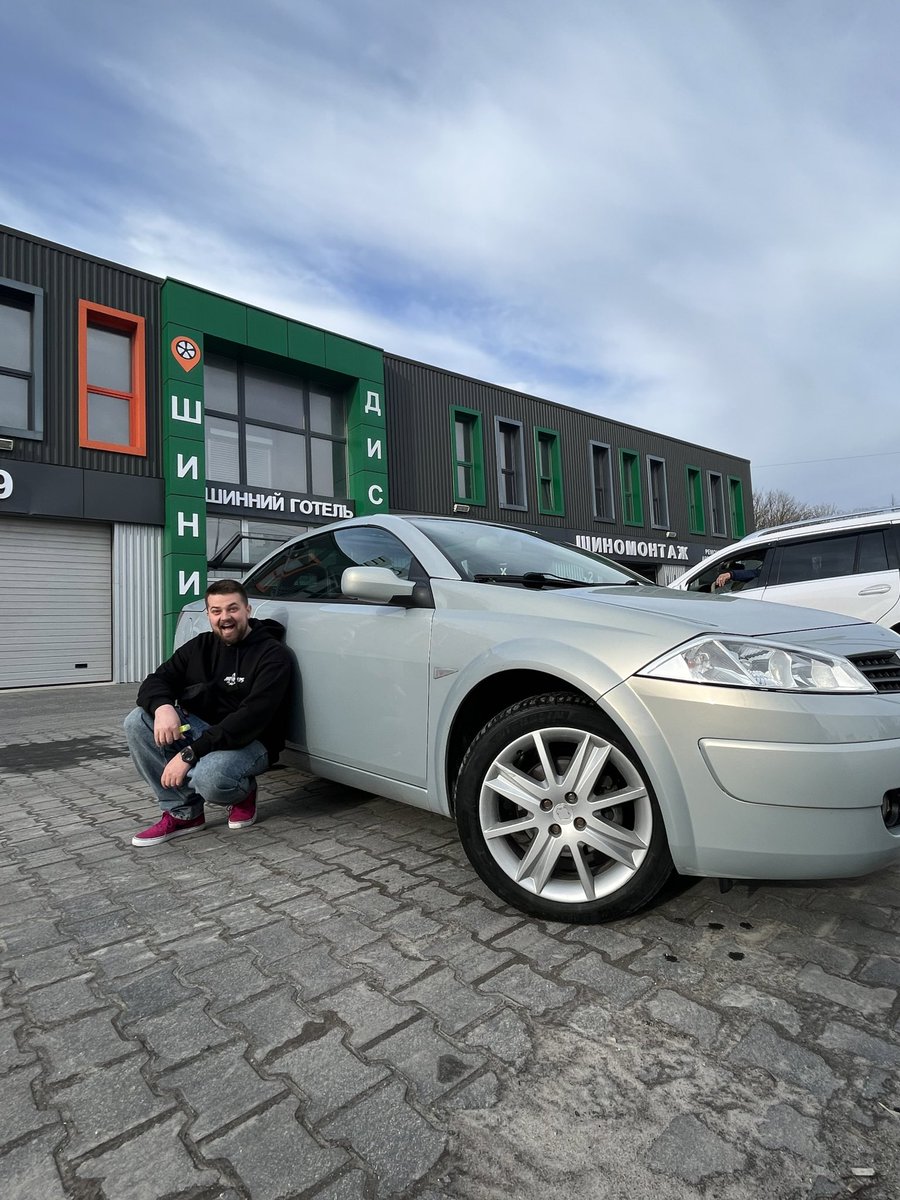 олег tweet media