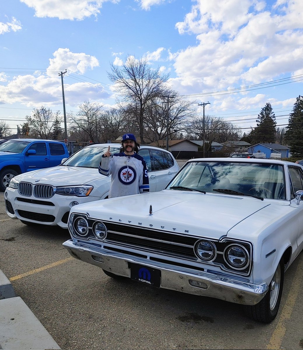 Big_G_09's tweet photo. It's a #WinnipegWhiteout for the #BullsClub 🐂 here in #Saskatoon 🇨🇦 Diehard @NHLJets fans and believers 🙏 #PutYourMoneyWhereYourMouthIs 💰 I stocked up on some stud Jets in our #hockeydraft last night at Wendel's 🏒 #Poolie #GoJetsGo   #NHLPlayoffs #StanleyCup #HockeyTwitter https://t.co/0u2Syt0H4G