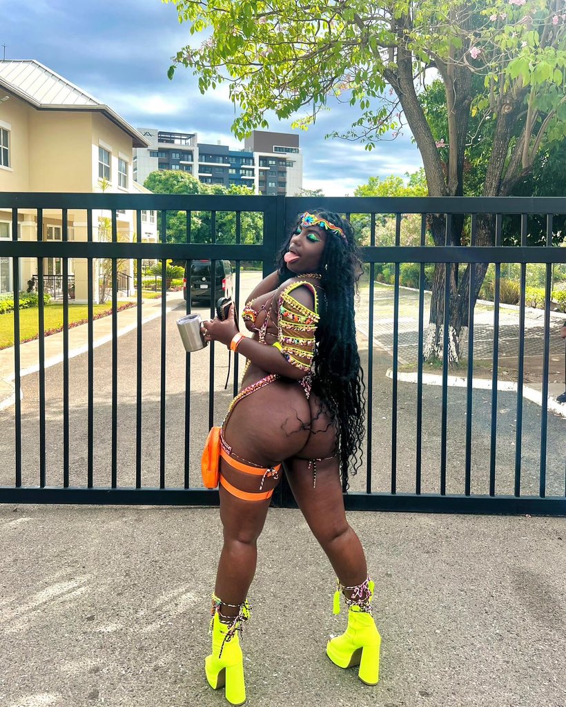 𝐌𝐞𝐥𝐚 𝐌𝐢𝐥𝐥𝐳 tweet media