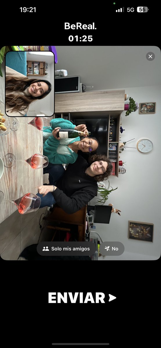 GoTeamDonut's tweet photo. La más feliz. https://t.co/002ETjKEqZ