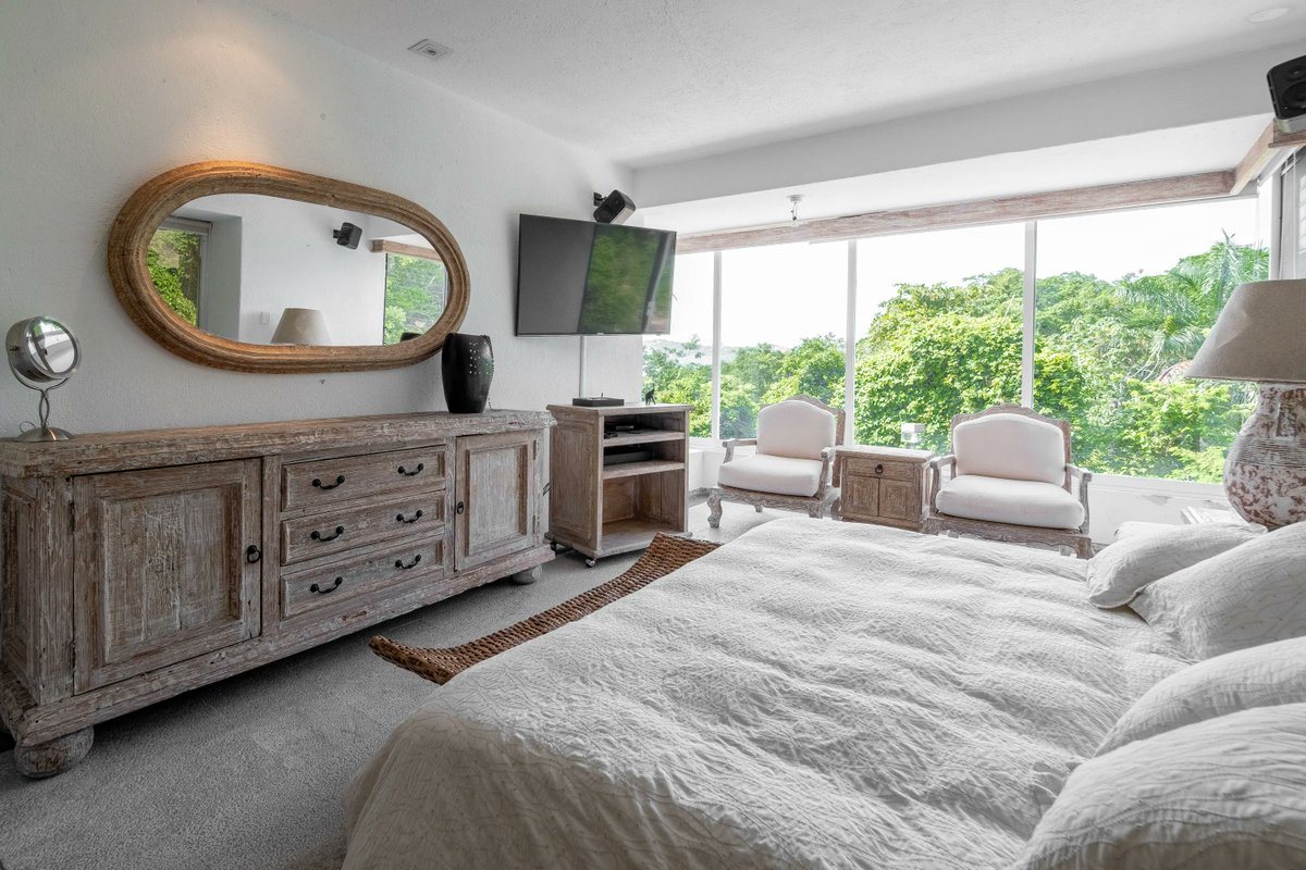 BongoStays's tweet photo. Bongo Stays' home setup service makes hosting short-term rentals a breeze. Spend more time doing what you love, and let us take care of the rest. #airbnb #housesofinstagram #bongostays #vacationrentals #fyp #vacation #realestate #shorttermrentals #getaway #vrbo https://t.co/PacQFnAoAJ