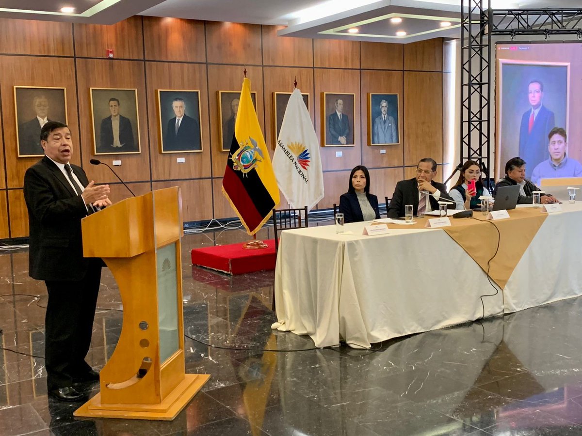 P_CiudadanaAN's tweet photo. Contamos también con la participación del Coordinador Nacional de la #CUCOMITAE, un representante de @lacamaradequito, @GabrielaEndarade de la @VoxFundacion , y varios delegados de los trabajadores minoristas del Ecuador https://t.co/hAPWeLg3Km