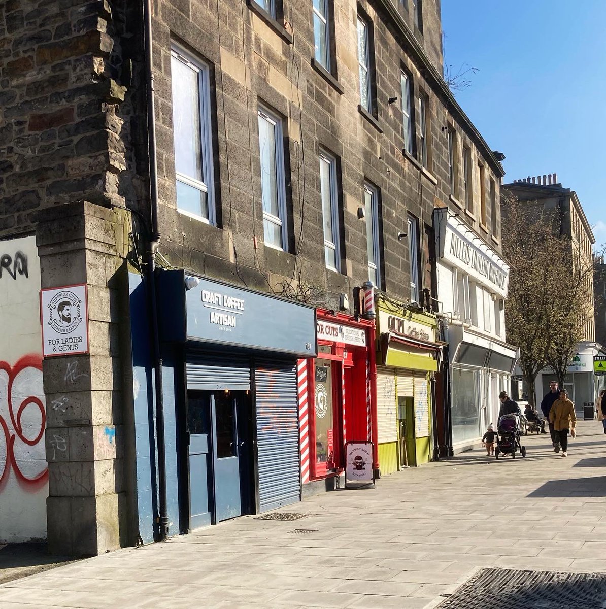 edinsketcher's tweet photo. Quick #SketchnMacchiato at this new (to me) coffee shop on #LeithWalk @craftcoffeeartisanedinburgh . Super delicious caffeine hit in a calm and relaxing cafe. Great to see the walk open and basking in sunshine too ๐๐
##edinburghlife #edinburghcoffee #edinburghlovers https://t.co/DYkecLGF5D
