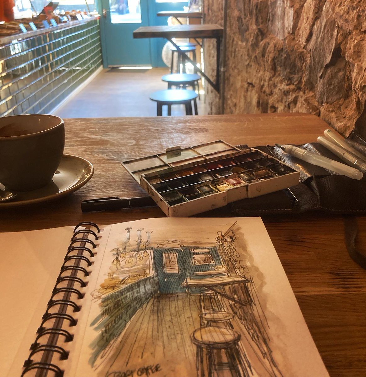 edinsketcher's tweet photo. Quick #SketchnMacchiato at this new (to me) coffee shop on #LeithWalk @craftcoffeeartisanedinburgh . Super delicious caffeine hit in a calm and relaxing cafe. Great to see the walk open and basking in sunshine too ๐๐
##edinburghlife #edinburghcoffee #edinburghlovers https://t.co/DYkecLGF5D