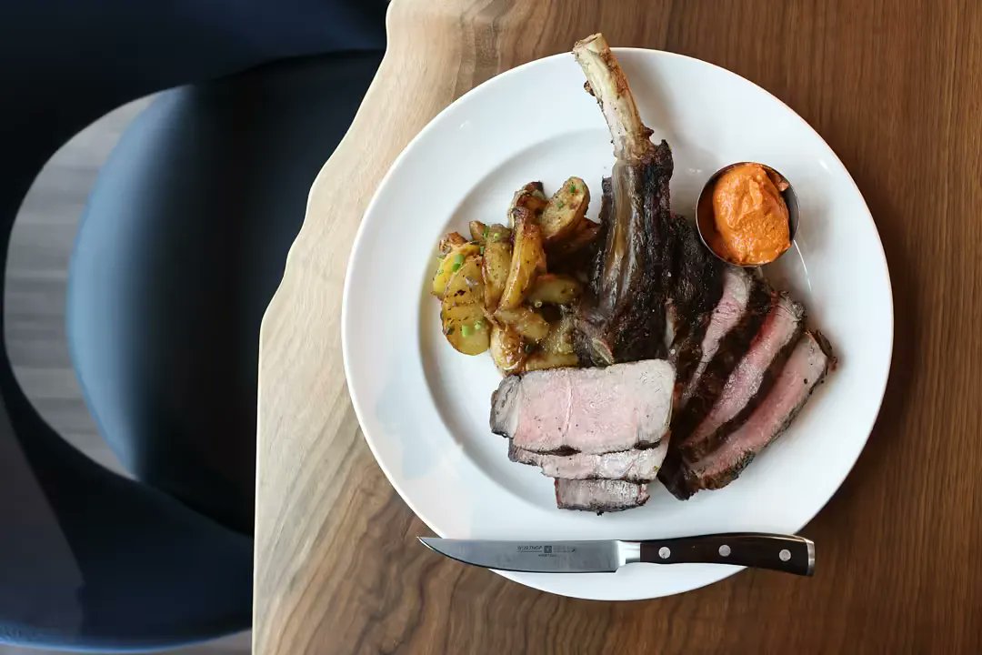 CleaverCocktail's tweet photo. You probably have a favorite cut of steak, but do you have a favorite Cleaver &amp; Cocktail butter or sauce to accompany it? Dine with us to try all seven of them!

📲To make a reservation or order online, visit our website! https://t.co/zY20AFby7Y