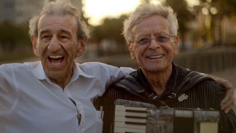 KinolimeStudios's tweet photo. In honor of Holocaust Remembrance Day, we would like to share this short documentary of two elderly Holocaust survivors who found solace through music and later formed their own Klezmer band.

Producer: Daniel Finkelman
Director: Joshua Z. Weinstein

🔗https://t.co/VKuczwopUu https://t.co/jxdNkb9Jz9