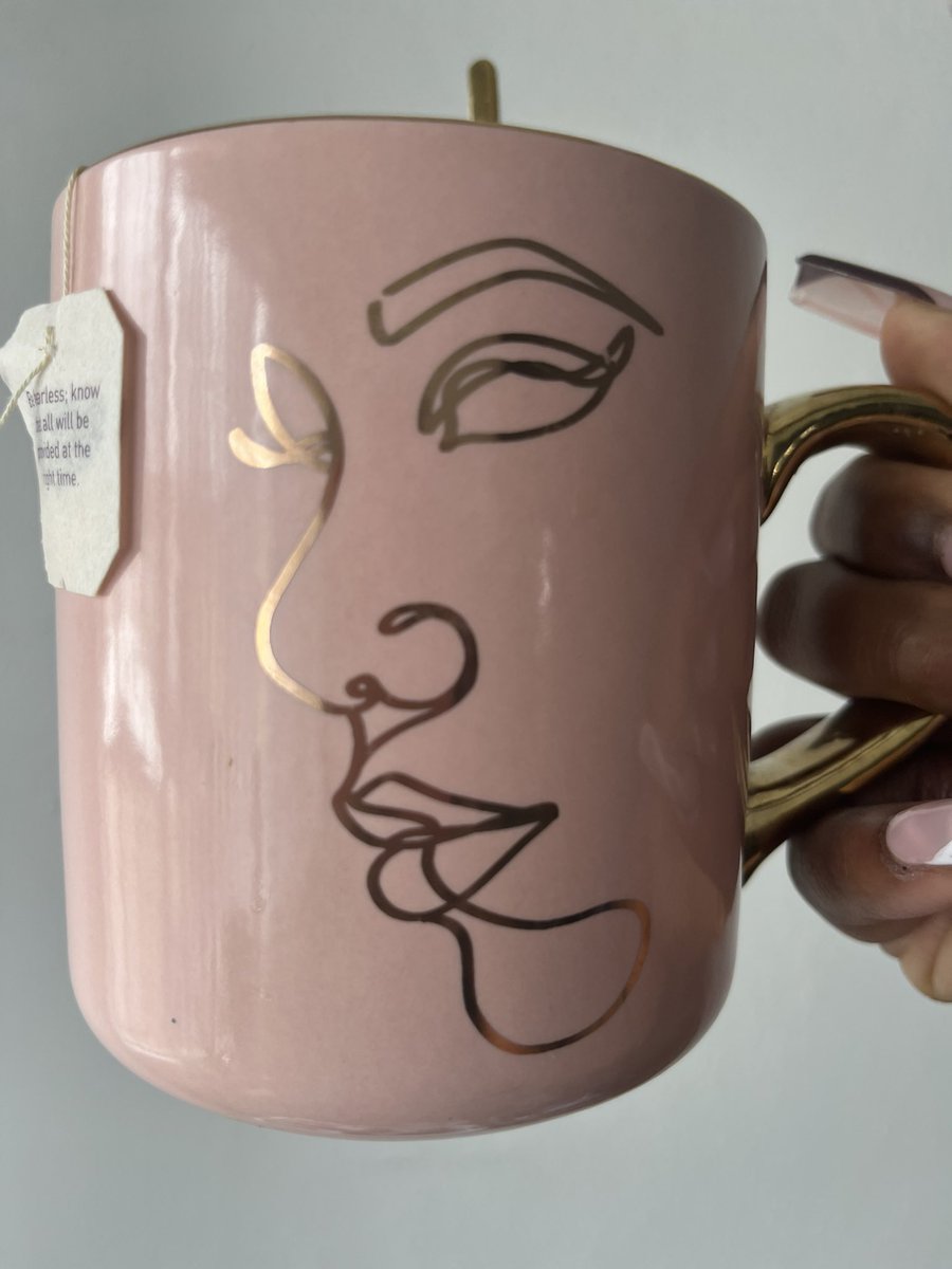 OkSoMik's tweet photo. Sipping tea from my beautiful @NoureEssentials mug and caught a word ✨ https://t.co/hXavk3xwvl