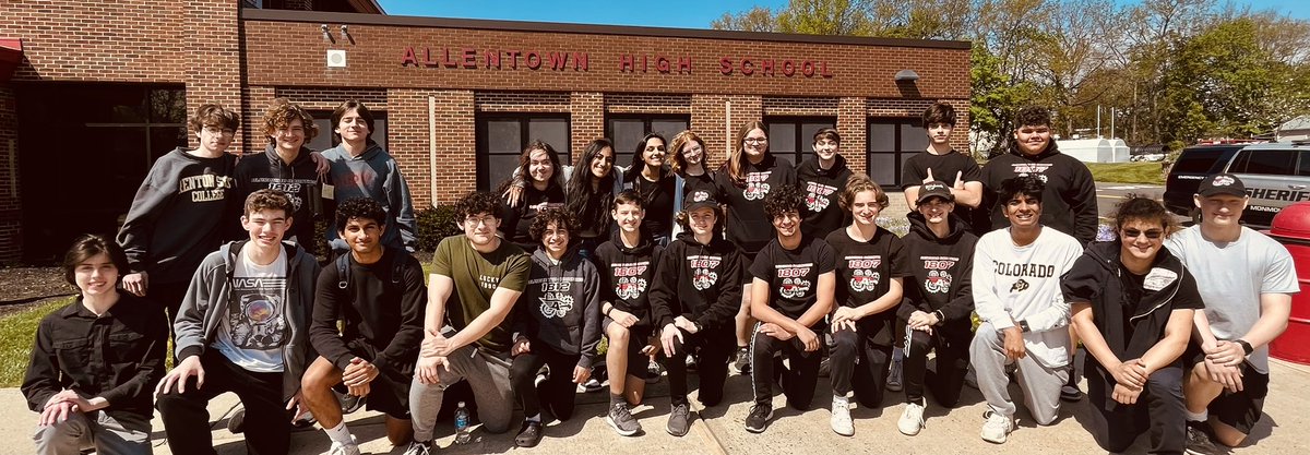 Pae_AllentownHS's tweet photo. Today, AHS Robotics 1807 left for Houston to compete in the World Championships! Redbird Pride! https://t.co/y6QduDxgEb