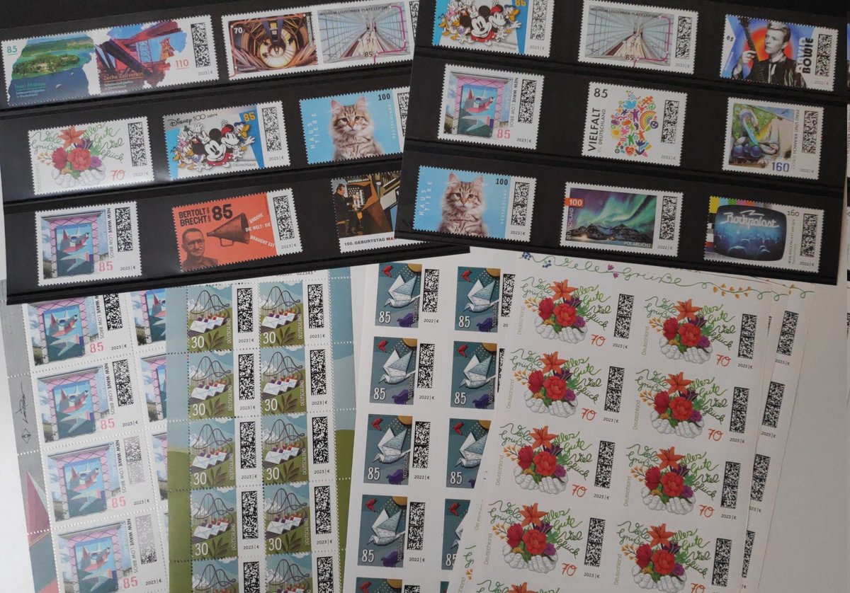 w_alexandra's tweet photo. ... no stamps last week.
Problem solved today. #newstamps @DeutschePostDHL #penpalooza https://t.co/smsFnYLEBf