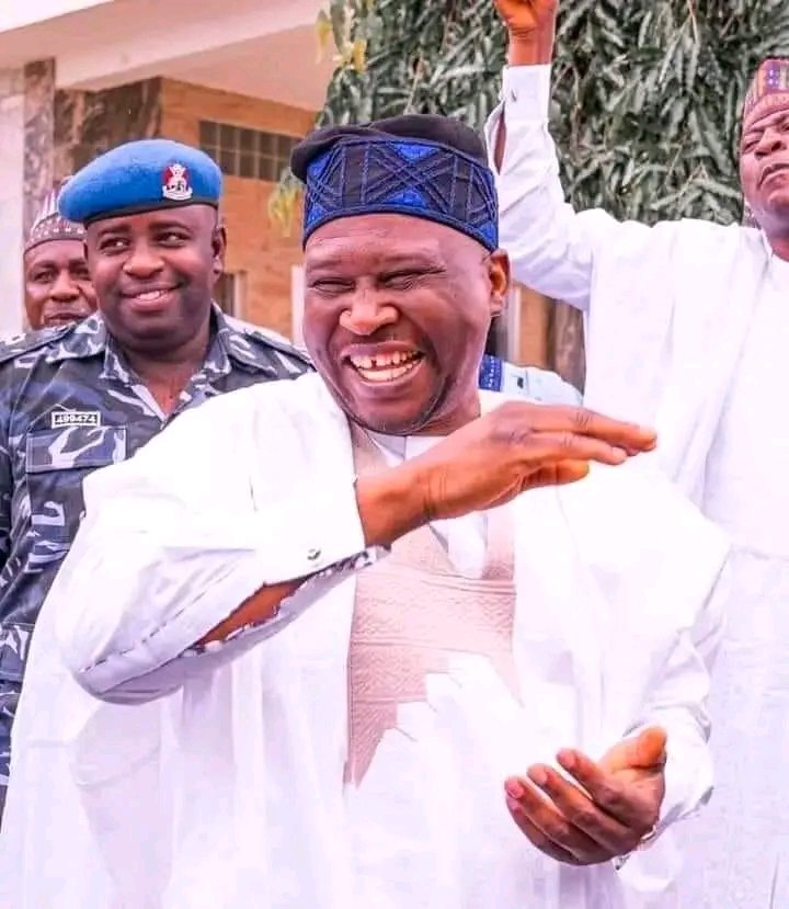 BREAKING: Governor Finitri wins Adamawa State Governorship Election, defeat APC's Binani 

ADAMAWA STATE GOVERNORSHIP ELECTION: 

FINAL RESULTS  TALLY

APC: 396,788
PDP: 430, 821✅

WINNING MARGIN: 34,033

#AdamawaDecides2023 #INECElectionResult