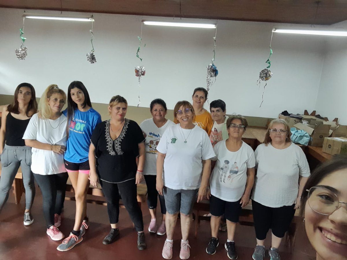 maxivallejos12's tweet photo. 🤝🏻En la asociación #SoyParte, nos enfocamos en el bienestar físico de las personas y tutorías para los niños. #bienestarinfantil #actividadfísica
📍B° San Isidro
📍B° Yohasá
@patriciakijuk @Yoly25457748 @FlorGarrastazul @isabel_verito29 @cesar11546363 @herrerayflia https://t.co/6jDq5yAmAu