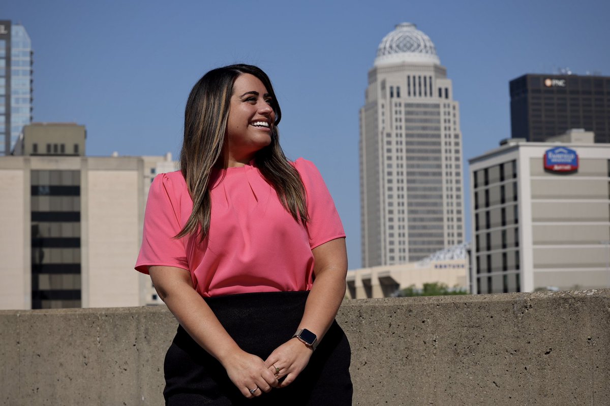 ONE YEAR: Today I celebrate my first year @UofLHealth as the Media Relations Manager.

I’m so honored to be a part of such a dedicated team across the system. So many, in marketing and beyond, have welcomed me with open arms.

My ❤️ is full (and so is my inbox, love ya #LouMedia)