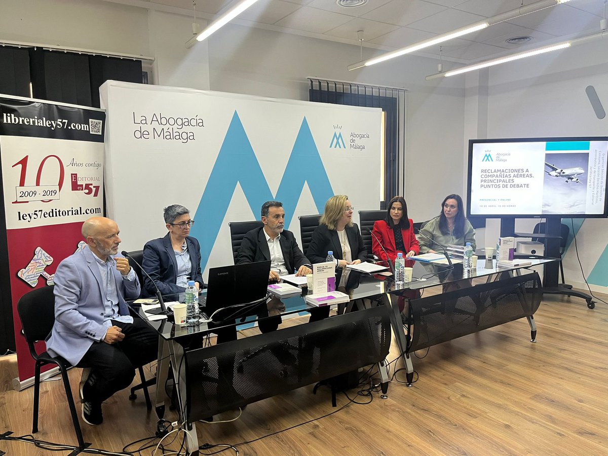 AbogaciaMalaga's tweet photo. 📚 Reclamaciones a compañías aéreas. Principales puntos de debate.

👉🏻 Las secciones de Derecho de #Consumo,  Derecho #Marítimo, #Aeronáutico y de #Transporte del Colegio y @EditorialLey57 organizan esta #formación, que impartimos hoy. 

👇🏼hilo https://t.co/BBnLUmyCxK