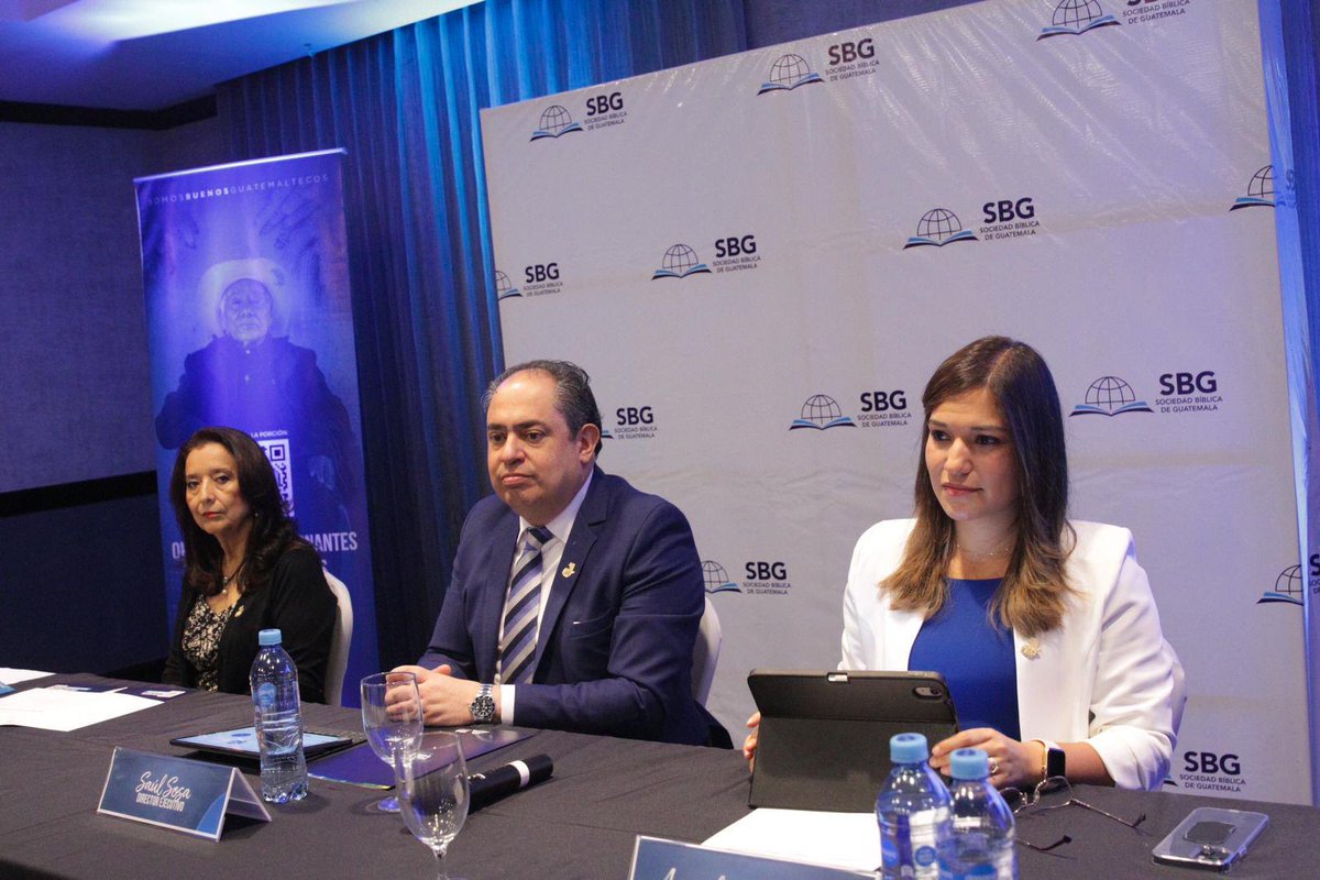 el_Periodico's tweet photo. #Local Sociedad Bíblica de Guatemala, por sexta vez, lanza su campaña cívica de 
voto responsable para Elecciones Generales 2023 “Un Gobierno como Dios manda”. https://t.co/OzDOkJ5ppC