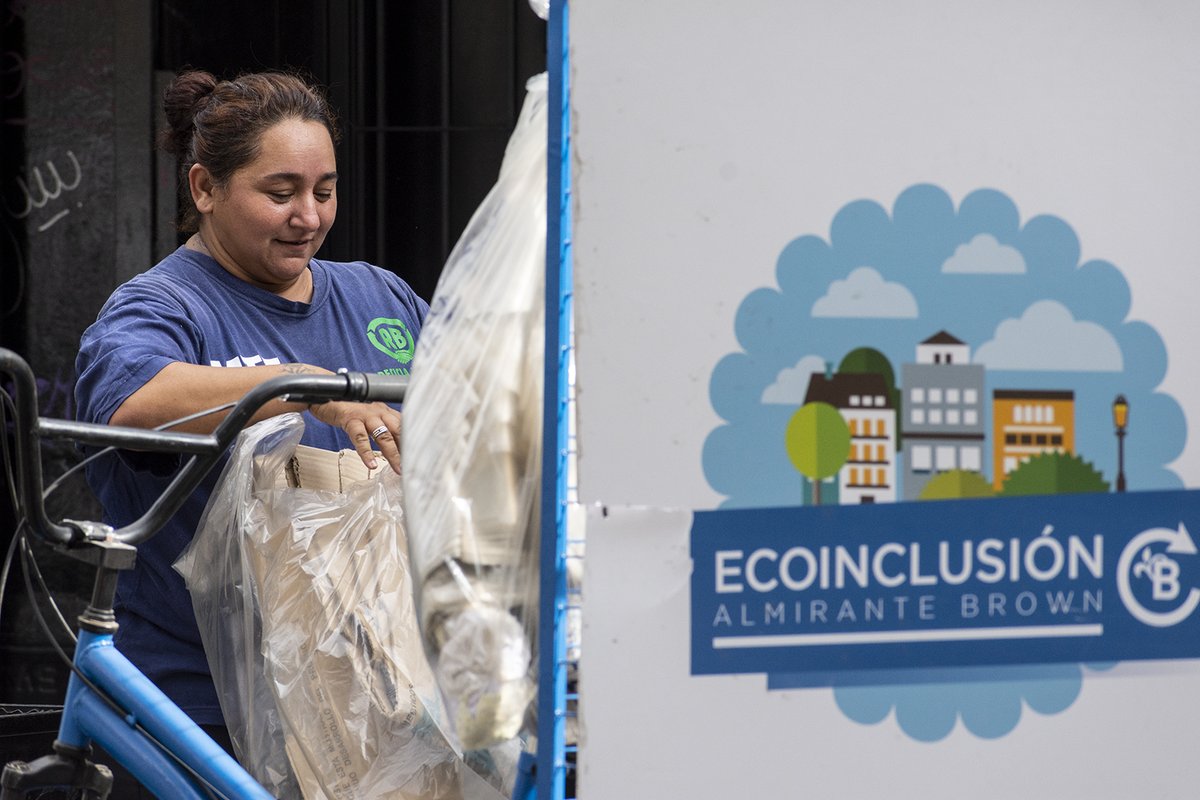 laurbedigital's tweet photo. #ALTBROWN: CON BICICARROS, EL MUNICIPIO POTENCIA LA RECOLECCIÓN DIFERENCIADA DE RESIDUOS
El Municipio de #AlmiranteBrown, a través del programa Eco Inclusión, potencia el servicio de recolección diferenciada en centros comerciales y también domicilio... https://t.co/iUrohMqiuc👈 https://t.co/n4z4Um7JqK