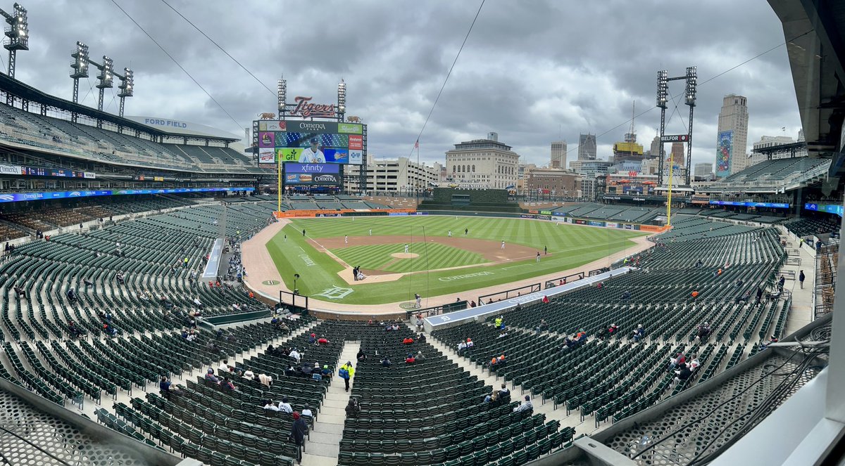 EvanPetzold's tweet photo. First pitch: 39 degrees at Comerica Park for the first game of today’s doubleheader. https://t.co/E8yCGeCdoo