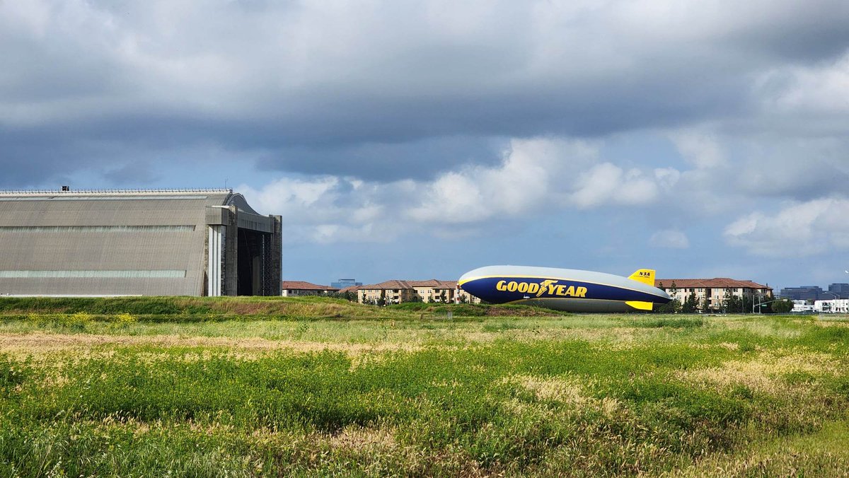 satodl's tweet photo. Spotted Goodyear blimp prepping for takeoff near Tustin hangars! 🛫 #GoodyearBlimp https://t.co/g1lS8ObM3q