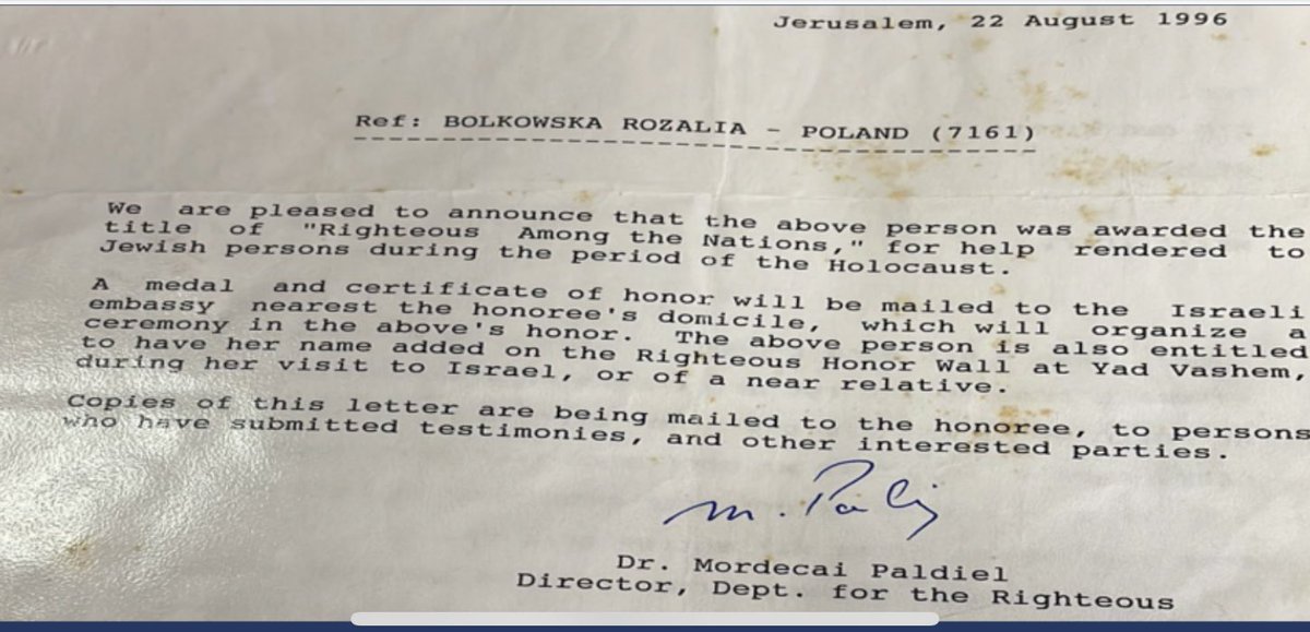 ItaiBiran's tweet photo. Rozalia (Roza) Bułkowska.
A polish peasant.
Because of her- I’m here today.

Roza put her life at risk hiding 6 Jewish refugees in her barn, guided by purely altruistic motives.

One of them was my grandmother, Hannah.

In 1996, she was recognised as Righteous Among the Nations by @yadvashem 

My family and I will always remember Roza, her kindness and compassion.

#HolocaustMemorialDay
#Righteousamongthenations