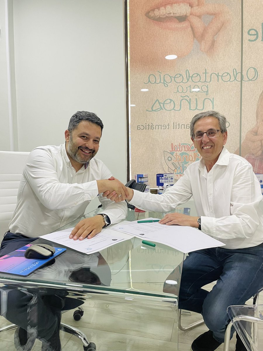 BTorrelodones's tweet photo. 💥NOTICIÓN💥

🙌🏼 @clinicadentalorigen se convierte en nuestro 𝗣𝗔𝗧𝗥𝗢𝗖𝗜𝗡𝗔𝗗𝗢𝗥 𝗢𝗙𝗜𝗖𝗜𝗔𝗟 durante las próximas tres temporadas 😤

🔥 ¡Gracias por ayudarnos a crecer y a acompañarnos en este viaje! 🚀

#𝗦𝗵𝗮𝗿𝗲𝗧𝗵𝗲𝗦𝗺𝗶𝗹𝗲
#𝗦𝗵𝗮𝗿𝗲𝗧𝗵𝗲𝗚𝗮𝗺𝗲

❤️🖤❤️🖤 https://t.co/2v6glDnAO3
