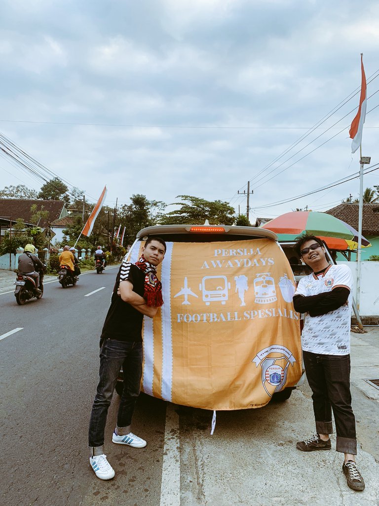 HDlo21's tweet photo. Selamat bertambah umur broo! @AidilAkbaaar https://t.co/rpolRXZq28