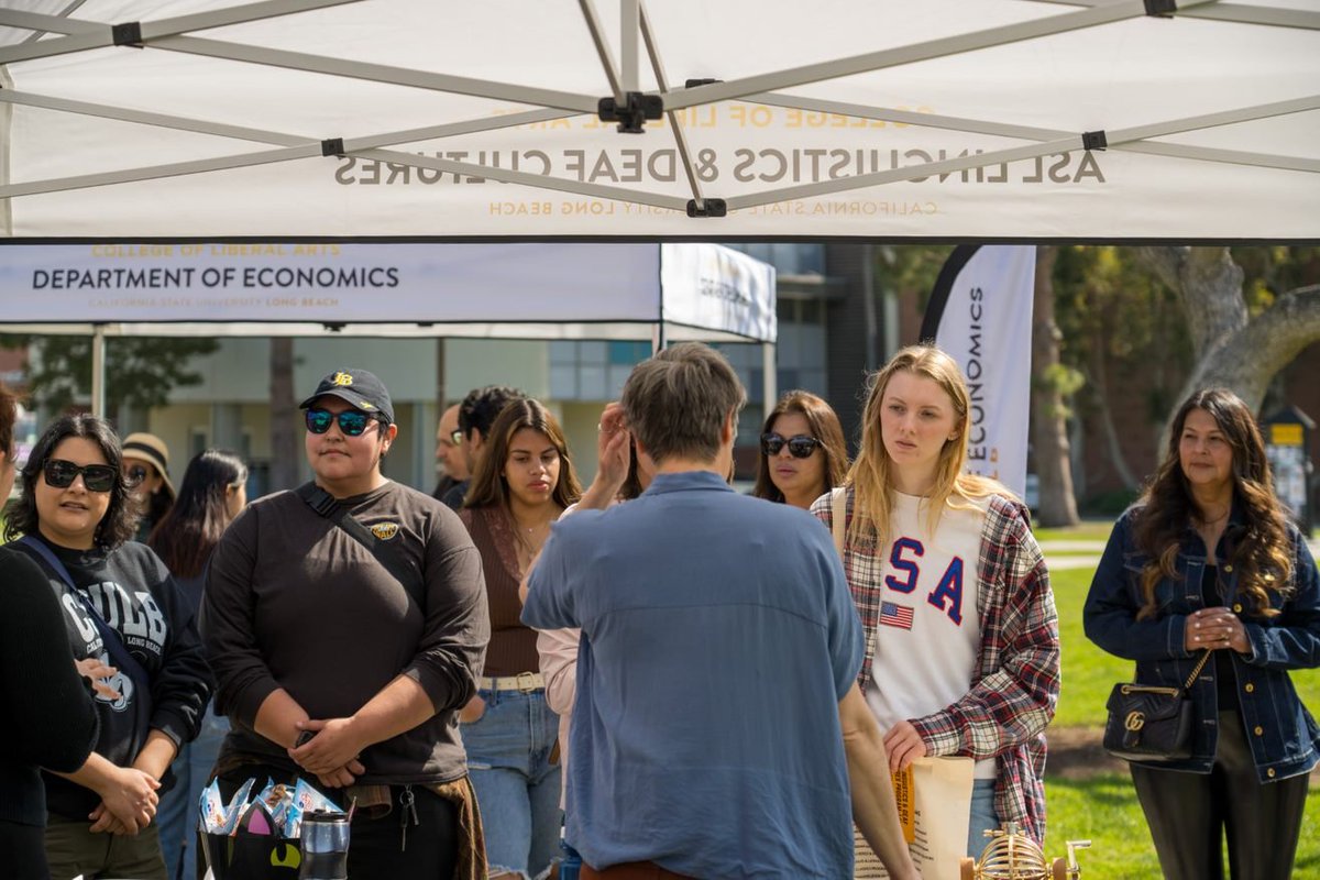 csulbcla's tweet photo. #DayAtTheBeach was one for the books! 👏😎
Thanks to all the incoming students, current students, and alumni who came to this memorable event. As the largest college on campus, we are more than satisfied with the turnout we had. ☀️🙌
#discovercla #csulbcla #gobeach https://t.co/NuT2pavJrQ