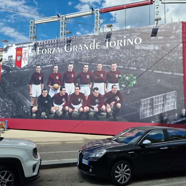 Toro_News's tweet photo. 💪🏼 Oggi allo Stadio #Filadelfia è apparso un pannello in onore degli Invincibili. L'opera è stata finanziata da Fiammengo Federico srl con la collaborazione del Circolo Soci del #TorinoFC. 

#4Maggio #FVCG #StadioFiladelfia #Torino https://t.co/Yci9CNuJvA