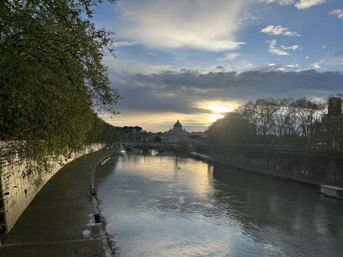 rcuccarini's tweet photo. Buona serata a tutti! https://t.co/JYYXbb91OH