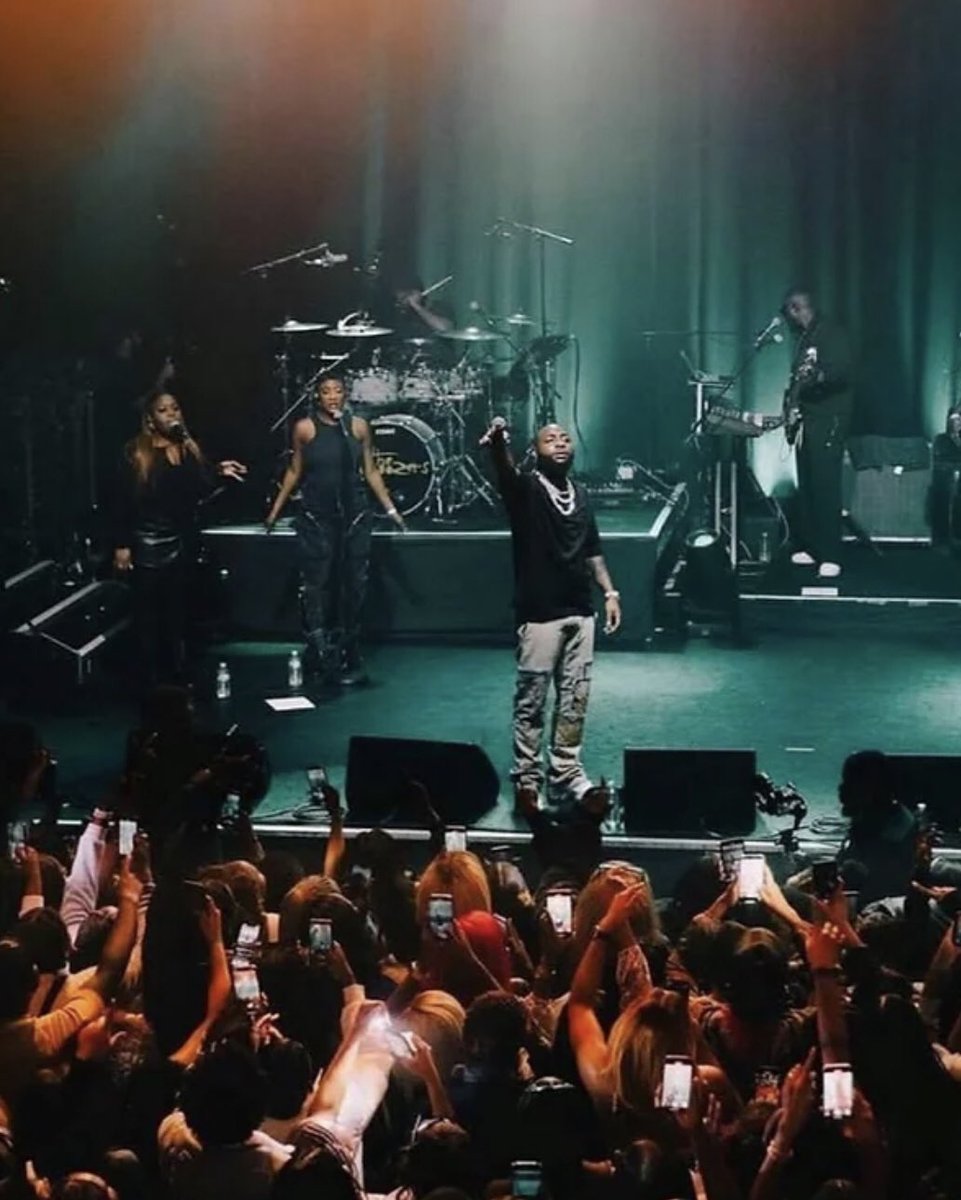 Tiomoney1308's tweet photo. If you truly love Davido, reply this tweet with ‘Godfather’ ⬇️ https://t.co/yebiL4Fir2