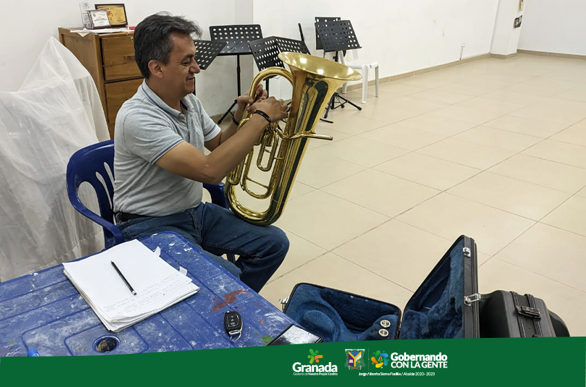 AlGranadaCund's tweet photo. Logramos revisar los instrumentos que se encuentran dentro del inventario de la banda sinfónica de #GranadaCundinamarca , gracias al maestro luthier Armando Vega, con ajustes necesarios para que los instrumentos puedan ser utilizados como deben ser.
Gracias @CundinamarcaGob https://t.co/6rStZYupv4