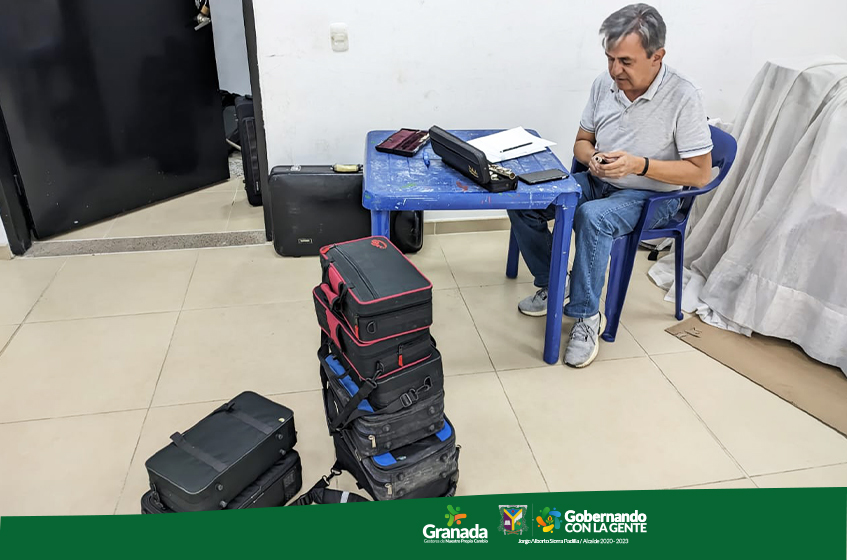 AlGranadaCund's tweet photo. Logramos revisar los instrumentos que se encuentran dentro del inventario de la banda sinfónica de #GranadaCundinamarca , gracias al maestro luthier Armando Vega, con ajustes necesarios para que los instrumentos puedan ser utilizados como deben ser.
Gracias @CundinamarcaGob https://t.co/6rStZYupv4