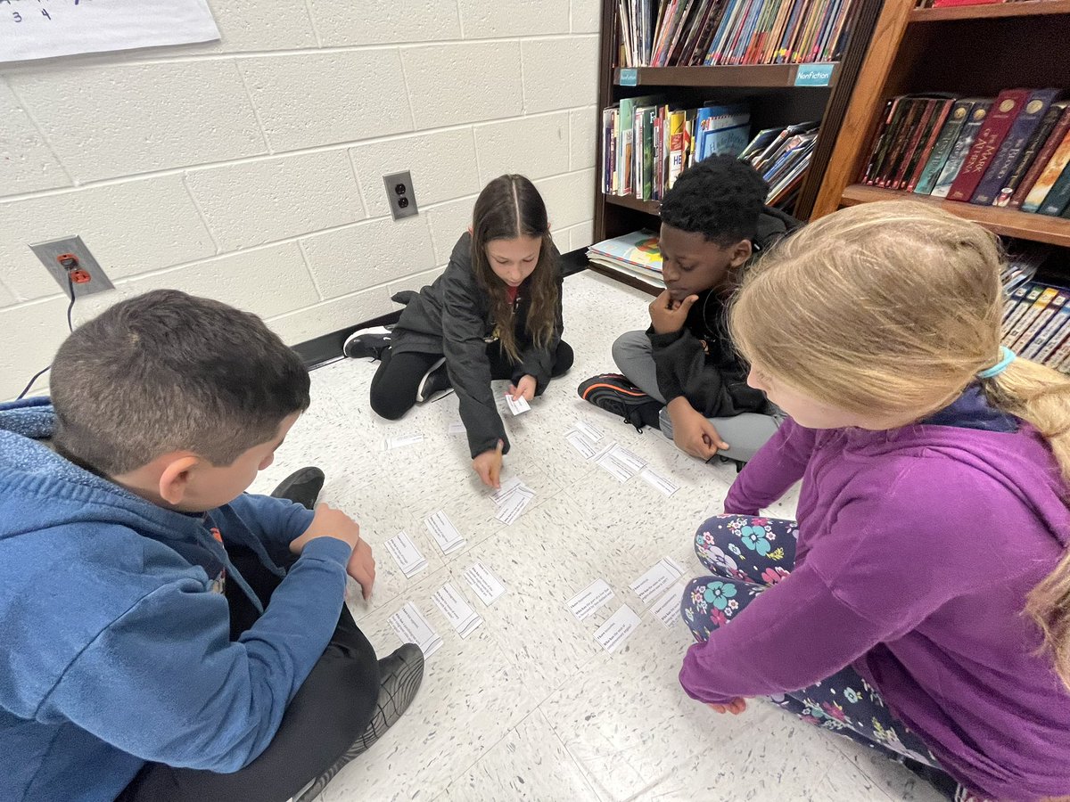 Rmorrison_hasty's tweet photo. Math instruction is happening in so many different ways! #differentiatedworkstations #raisingthebar #collaborativegroups https://t.co/rAzhbyhQtf