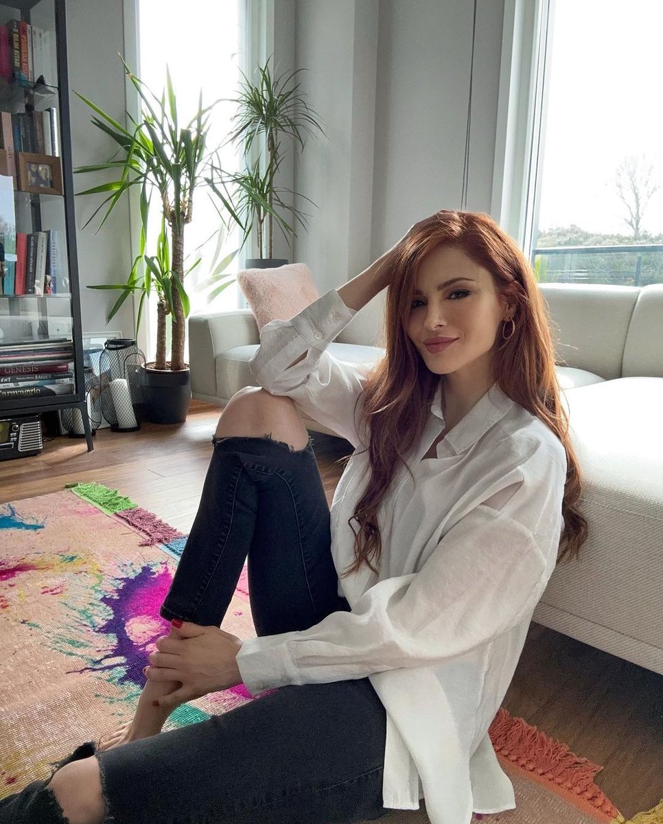 Yuksekhali's tweet photo. Mine Tugay diyorki; ben evime en beğendiğim halıları Empera Halı'dan seçtim, siz de benim seçtiklerime göz atın derim :)
-
Alışveriş için DM veya 0216 5721241 nolu telefon ile bilgi alabilirsiniz.
-
#ÇokYakışırEmpera ❤️ #MineTugayXEmpera
#EmperaHalı https://t.co/GYW4f0CRvX
