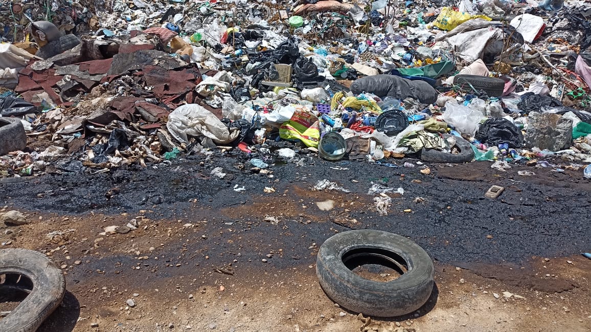 PROPAEO_OAX's tweet photo. Inspectores ambientales de la #PROPAEO realizaron la colocación de sellos de clausura al sitio de disposición final de un municipio de la región de la Mixteca por violaciones a la normatividad ambiental y no operar de acuerdo a la NOM-083-SEMARNAT-2003. #ProtectoresAmbientales https://t.co/vG6qxNlp9h