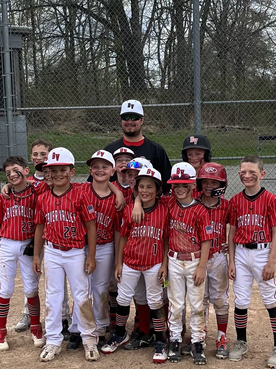 bvbaseball20's tweet photo. S/O to BV 8s Red for winning the Championship of a tournament hosted by @playNETB in NE Ohio!  This group finished 4-0 and had to play their friends BV Black in the finals!  Watch out for this group as this train is rolling!! #BVNation #LittleStuds https://t.co/TtGsHNJKwo