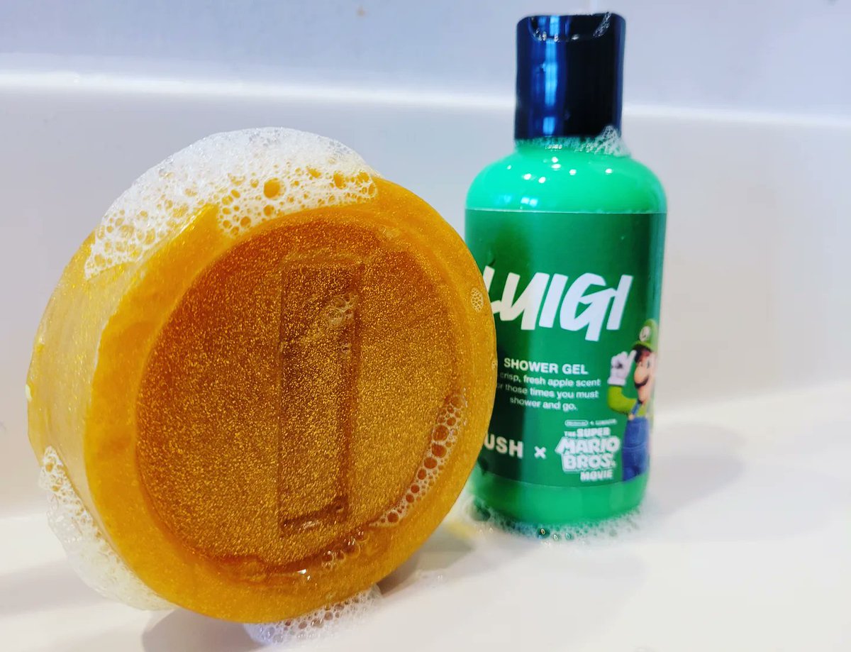TokenAttraction's tweet photo. #tokentuesday

Squeaky clean licensing fun with Lush x Super Mario Bros. The coin is heavier than it looks! The yellow/gold also washes off 🫠

Yen for scale. #teamluigi

#token #tokens #tokenattraction #coin #coins #mario #supermariobros #lush #supermariobrosmovie #weegie #luigi https://t.co/NnC9hM9Ckr