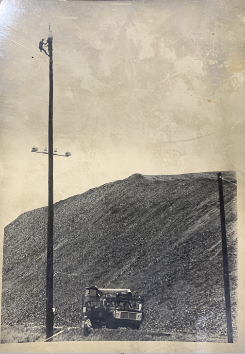 lgeku's tweet photo. On #NationalLinemanAppreciationDay, LG&amp;E and KU recognize and honor Leon Smith, a pioneer in the company's history. Leon was Kentucky Utilities first African American lineman. He started his first day on the job in December of 1970. #ThankaLineworker #ThankaLineman https://t.co/G5Ufd3i6ut