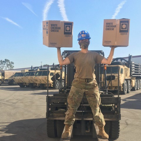 soldiersangels's tweet image. Popcorn smuggling at its finest! These service members can't get enough of that #TrailsEndPopcorn! Thanks again to @boyscouts and everyone who supported our Popcorn Shipping campaign. #Deployed