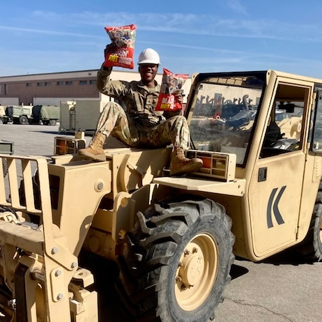 soldiersangels's tweet image. Popcorn smuggling at its finest! These service members can't get enough of that #TrailsEndPopcorn! Thanks again to @boyscouts and everyone who supported our Popcorn Shipping campaign. #Deployed