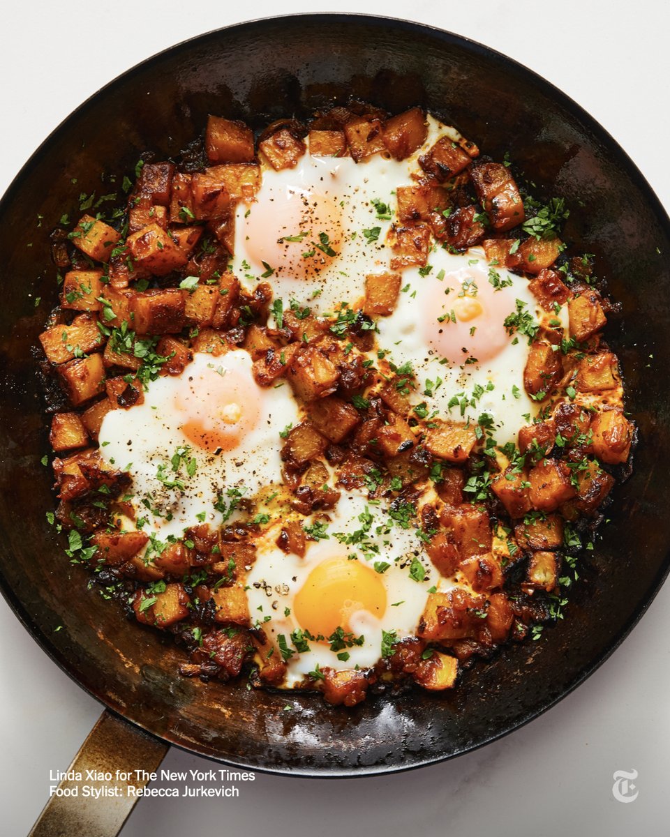 nytimes's tweet photo. This quick one-pan meal of fried eggs and potatoes hits the spot any time of day, and especially if you like breakfast for dinner. https://t.co/X15X4Qza5n https://t.co/88jSYO8ZpH