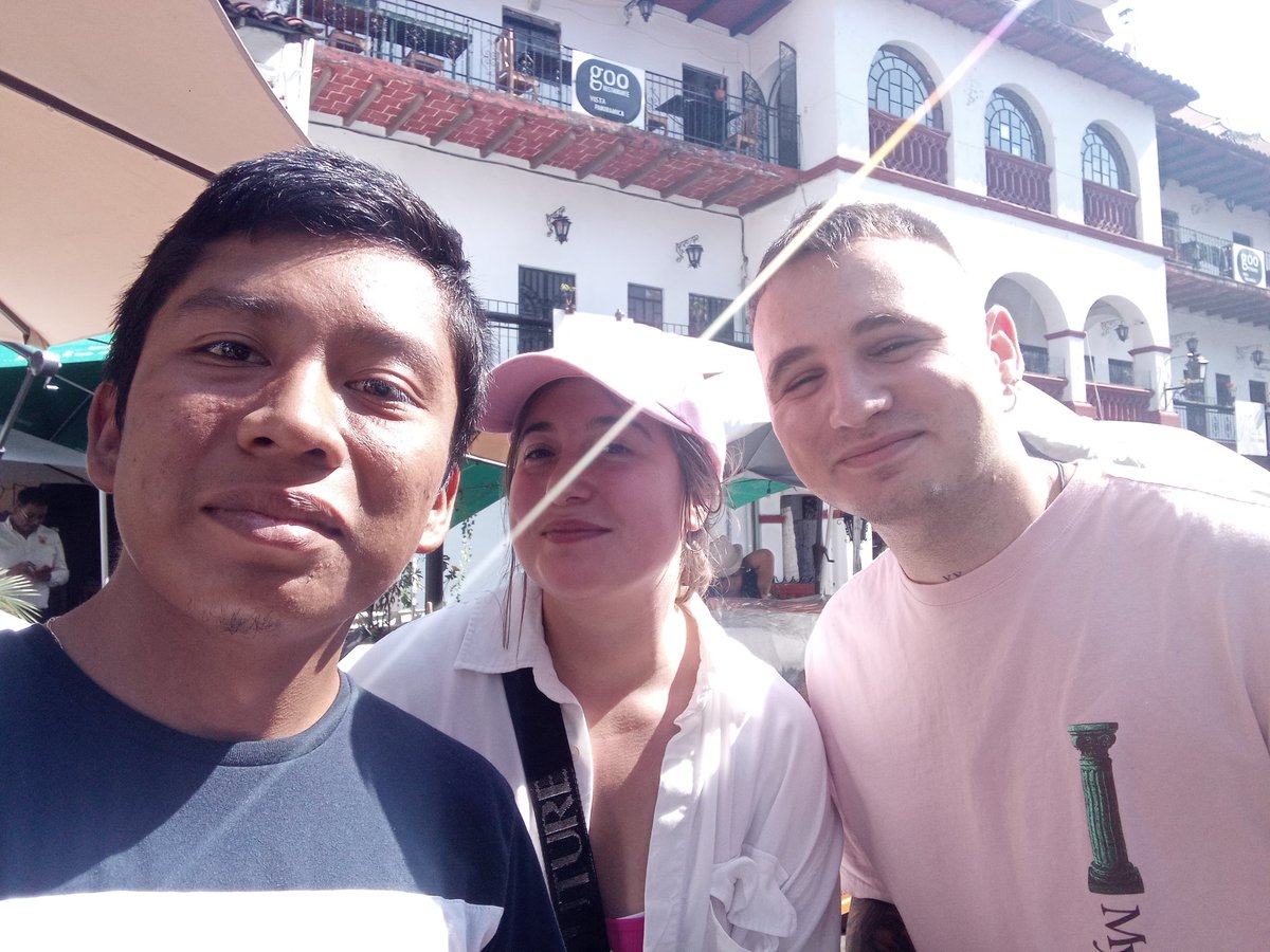 Comalito_15's tweet photo. How nice this couple from YouTuber's @aldarayalex They are very cool Aldara or Alex if you see this thank you very much for the photo 🥺🇲🇽🇪🇦 https://t.co/pWMvgtpqef