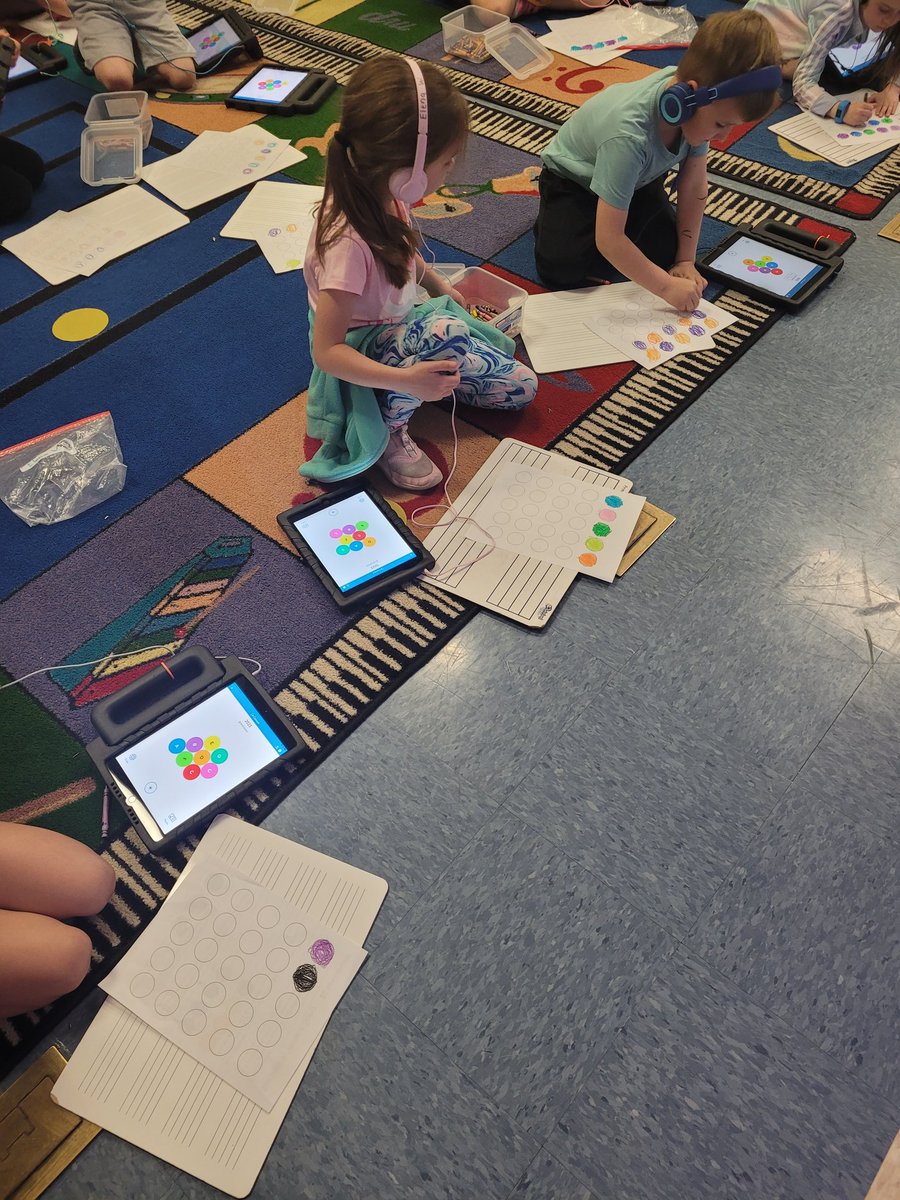 DREMusic_k5's tweet photo. Kindergarten and 1st grade are composing this week using colors and the fun music app SpecDrums. The creativity is wonderful and so much fun to hear! @discovery_ridge @mrsengelagedre @SpheroEdu #WeAreWentzville #colorfulmusic https://t.co/qKnQ4qLAfB