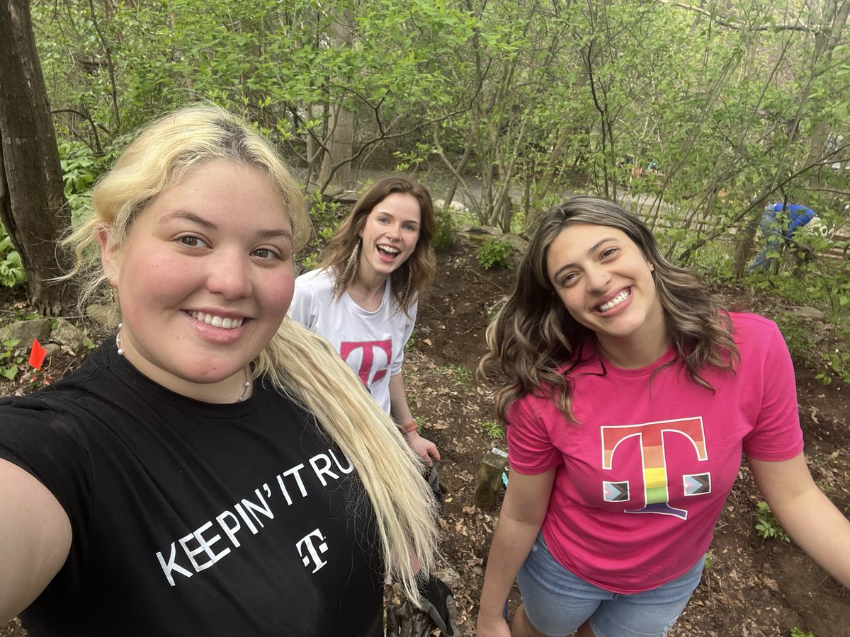 Celebrating Earth Day early! 🌎
Thank you <a href="/wncnaturecenter/">WNC Nature Center</a> for trusting us to plant for your new Song Bird garden! 💙💚