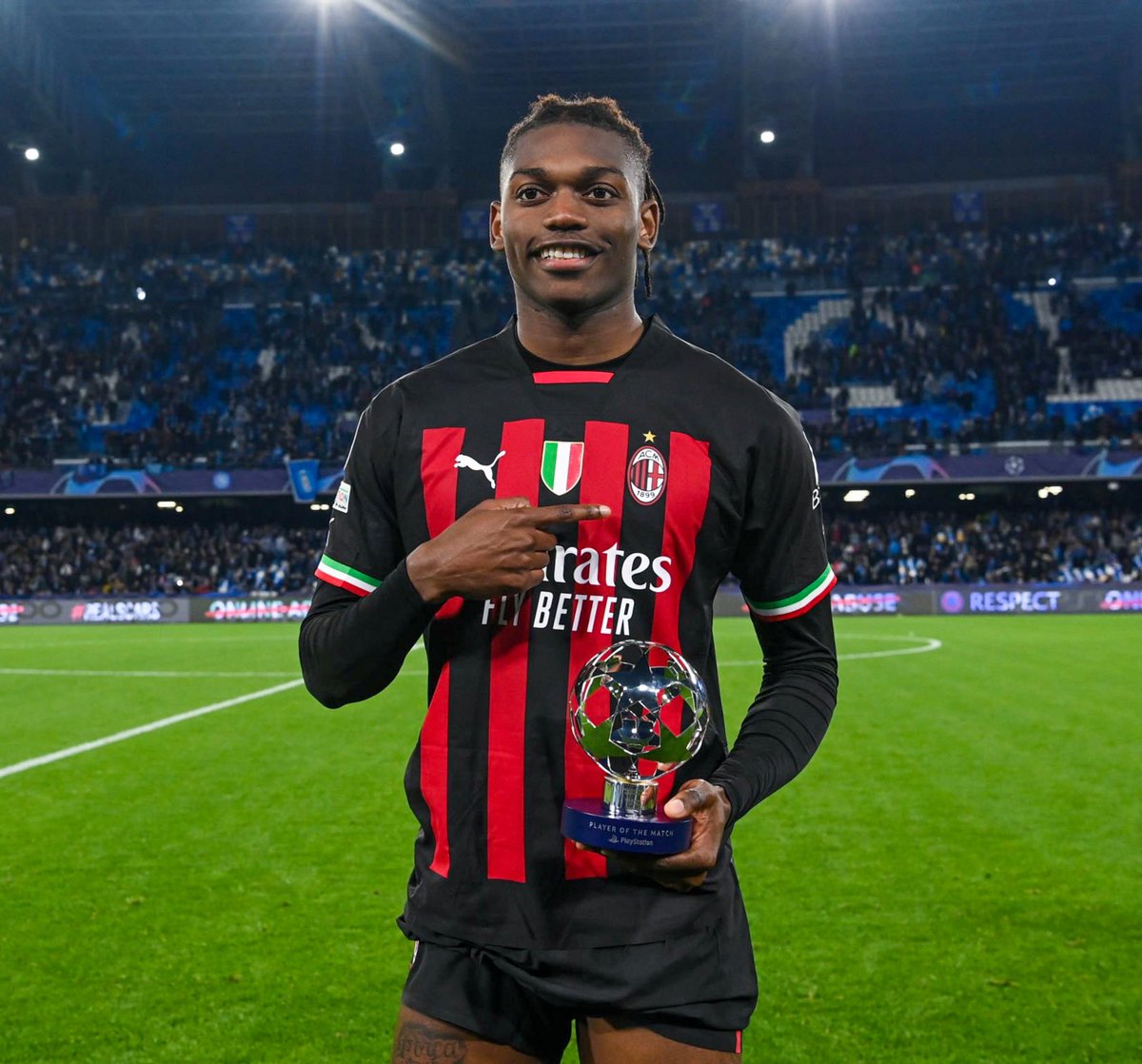 IsmaelBennacer's tweet photo. MOTM ❤️🖤 @RafaeLeao7 https://t.co/CMUt9kFhp3