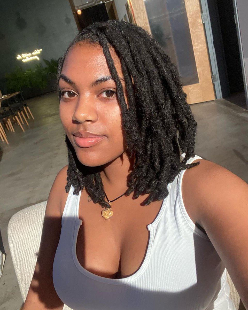 18_locs's tweet photo. Happy Texture Tuesday ( IG/jemslocs 🤩👸)
•
•
#locstyles #locs #locstylesforwomen #womenwithlocs #locgoddess #locgoals #locgang #locupdo #blackgirlswithlocs #girlswithlocs #locs_18 #locs_18_pic #locs_18texturetuesday https://t.co/xOhLpF9NyJ