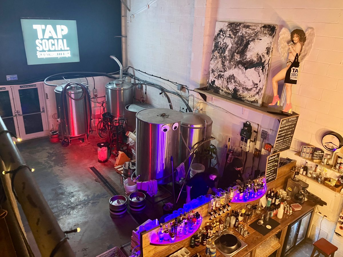 RMLLowe's tweet photo. great to hear @salomequartet playing some seriously good haydn, schubert, hildegard, and more, at @tapsocialbrew https://t.co/uU8d3CgWd9