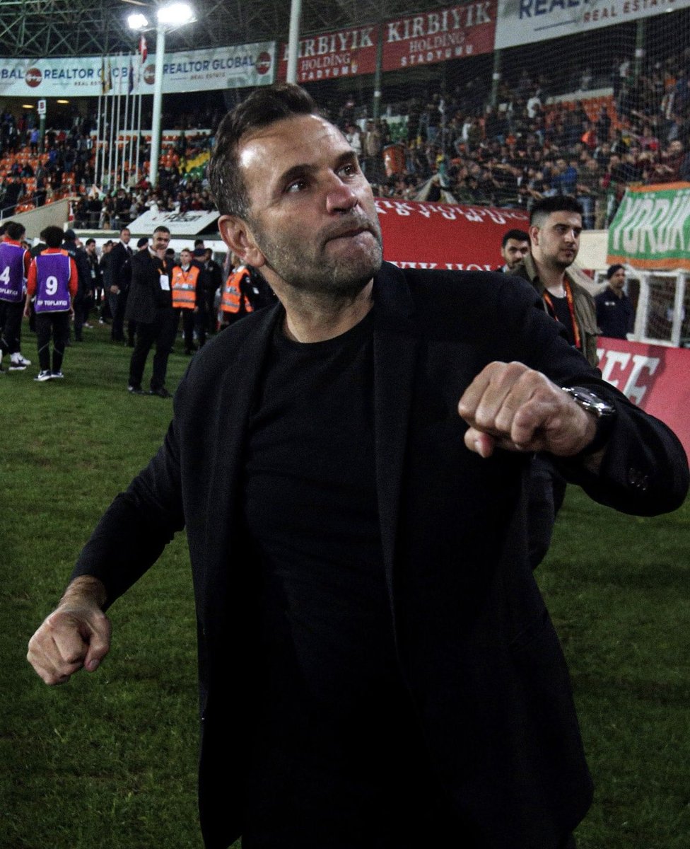 saffetulusoy's tweet photo. Okan Buruk Sampiyon yap bizi 💛❤️
#Hedef23 https://t.co/wIGc72Gi0J