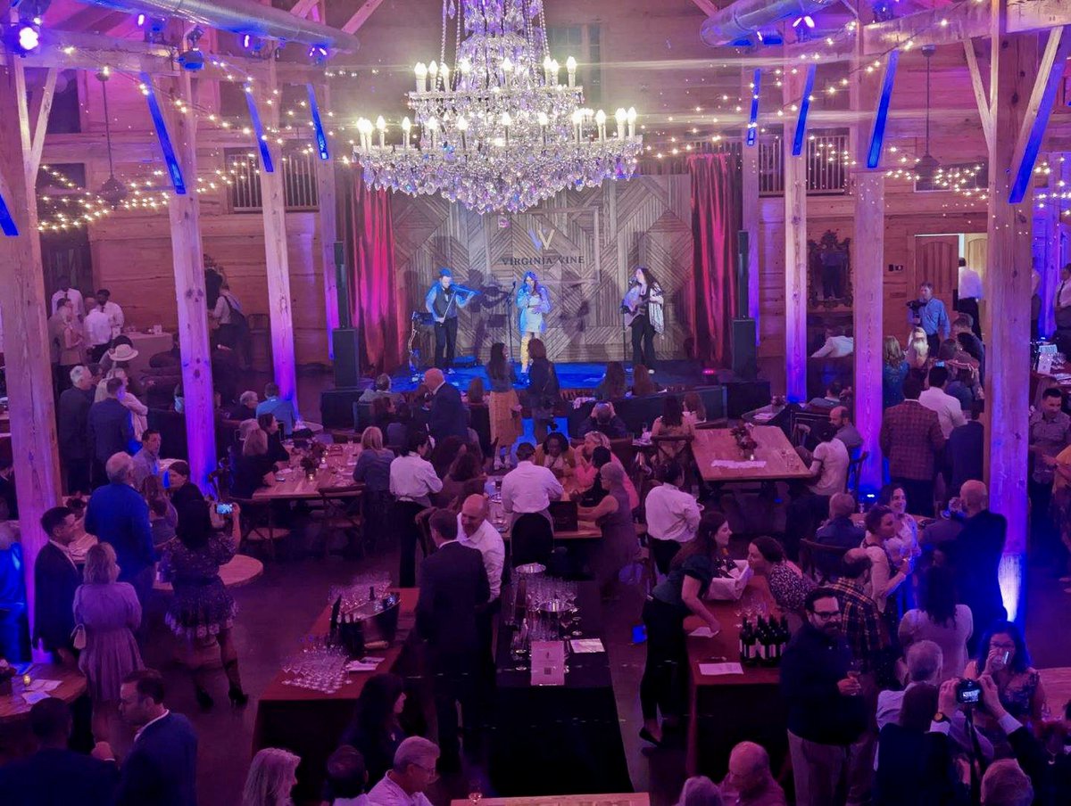 RCISystems's tweet photo. RCI had the pleasure of supporting the V Foundation at events in Middleburg, VA last week. #audiovisual #lighting #eventproduction https://t.co/eBZYSEBPxt