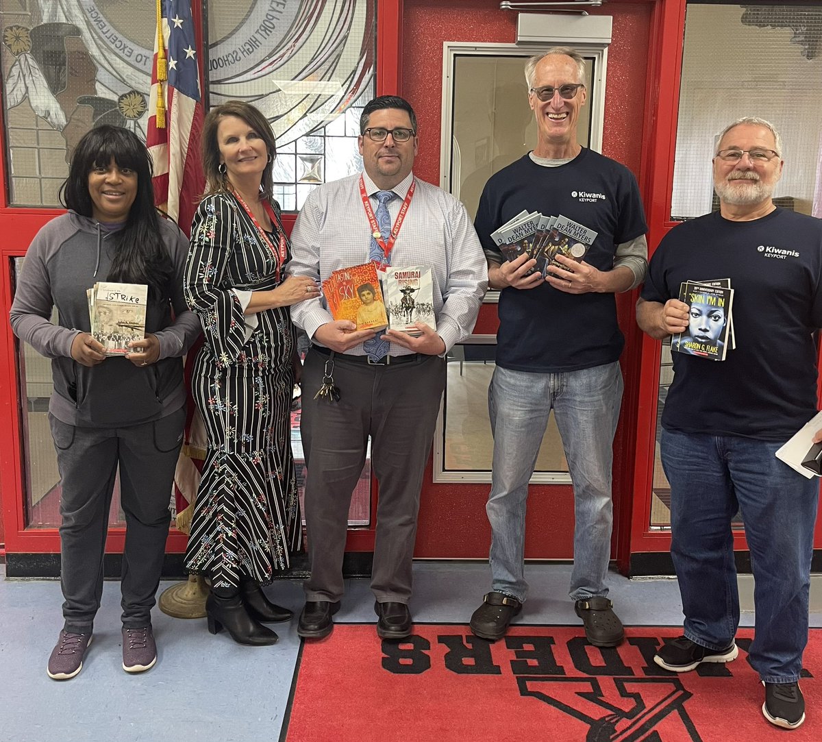 We are grateful <a href="/KeyportSchools/">Keyport Schools</a> for the partnerships we share with our community! The Keyport Kiwanis Club donated books to our teachers and students to enhance their literacy experiences! #BookClubs #LendingLibraries #KindnessCounts <a href="/_khsprincipal/">Keyport High School</a> <a href="/KeyportCentral/">Kevin Flynn</a> ❤️🤍
