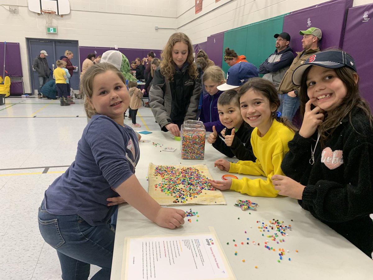 STEM Camp tonighwithat Zorra Highland School Council using some Parents Reaching Out funding #tvdsbstem